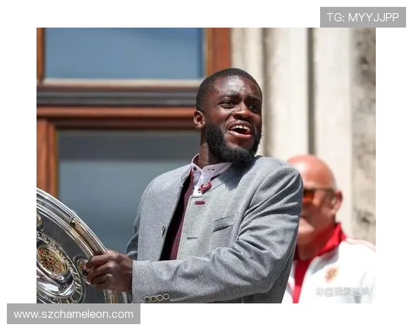从街头少年到绿茵巨星登贝莱与乌帕梅卡诺的传奇友谊
